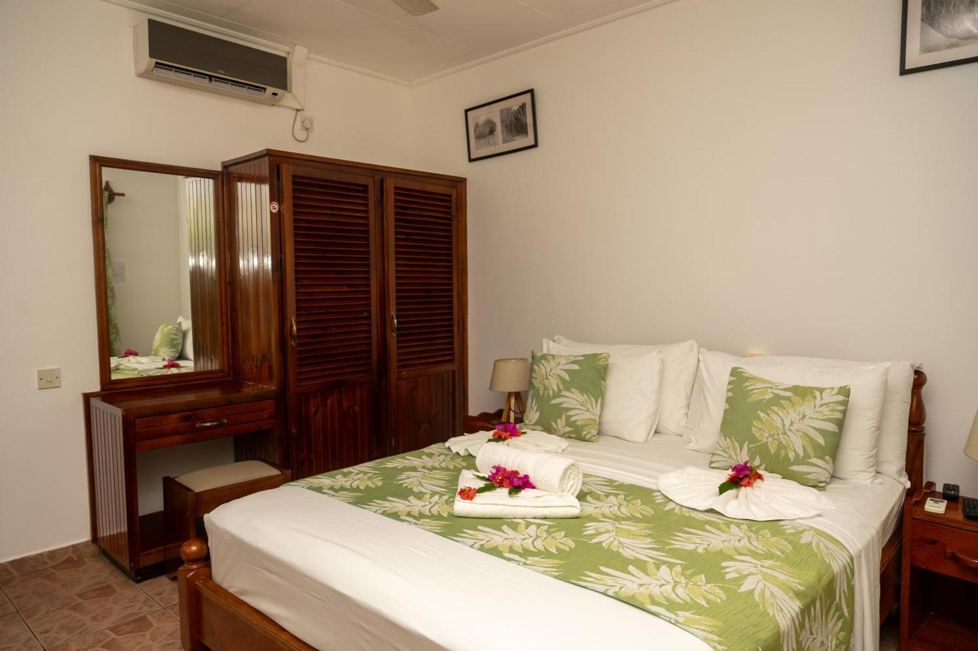 Pension Hibiscus La Digue Luaran gambar