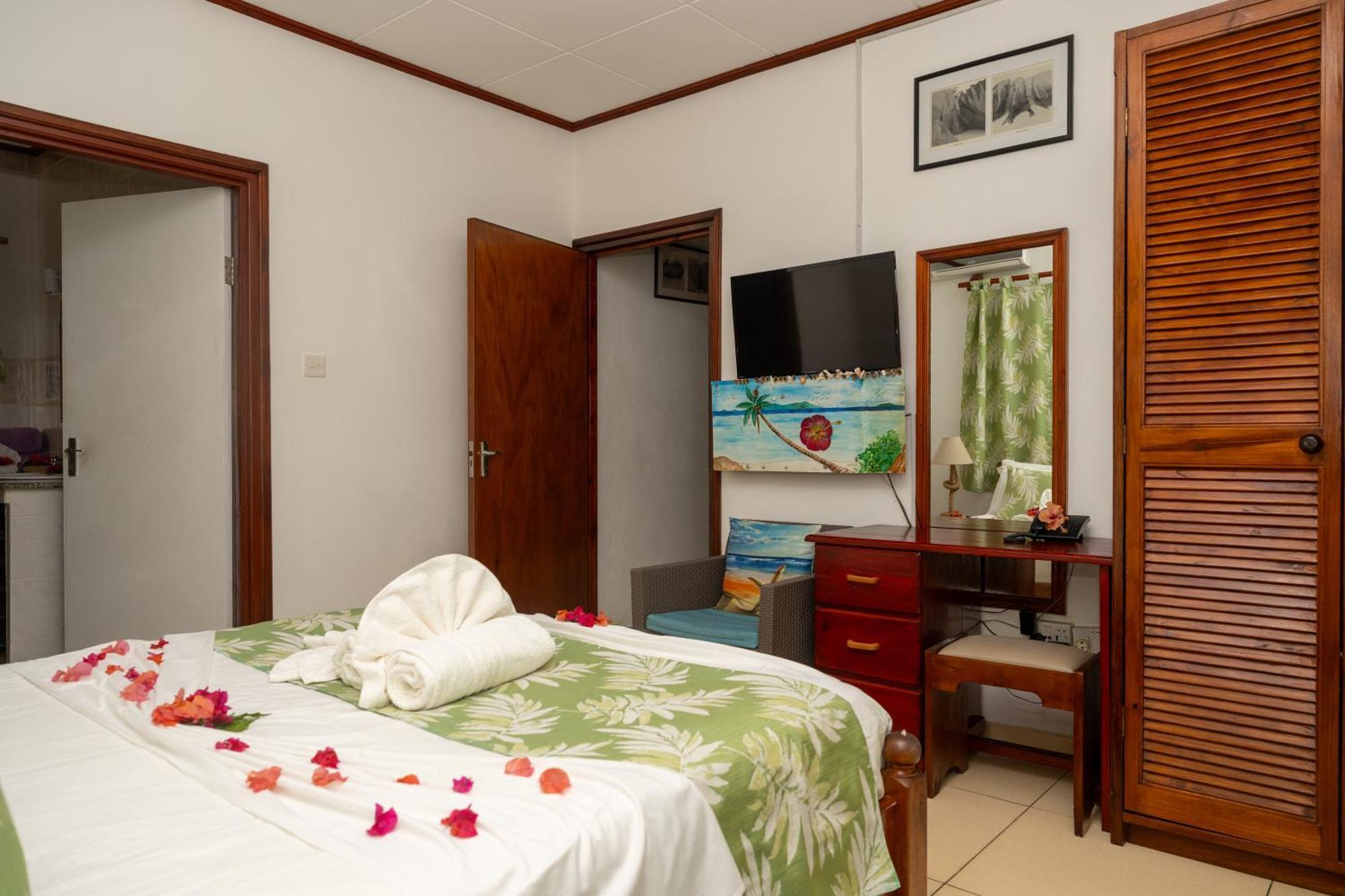 Pension Hibiscus La Digue Luaran gambar