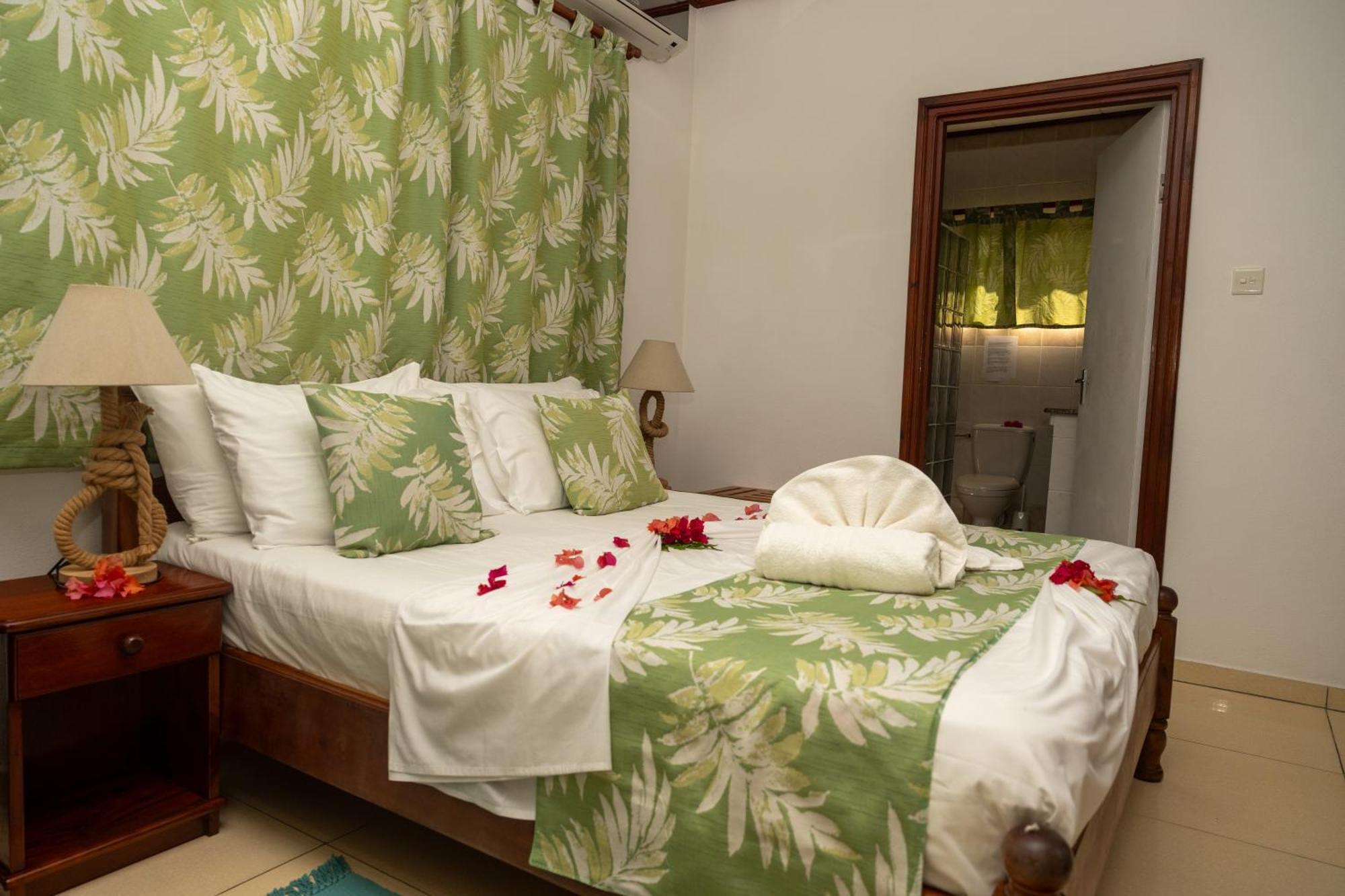 Pension Hibiscus La Digue Luaran gambar