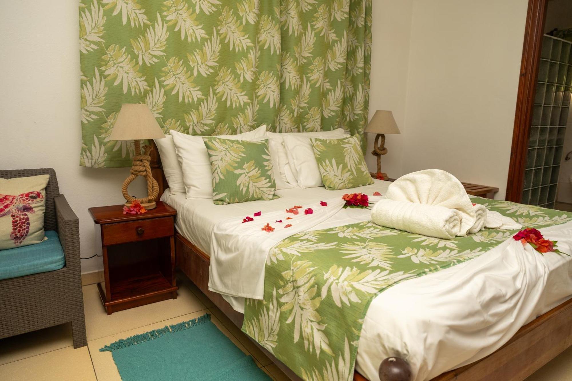 Pension Hibiscus La Digue Luaran gambar